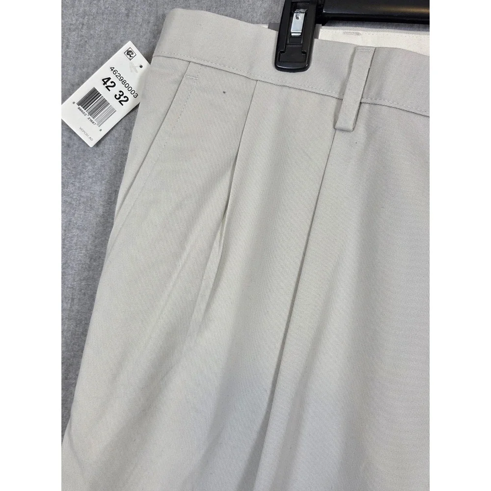 Dockers D3 Mens 42x32 Easy Khaki Chino Pants Classic Pleated Cooling No Iron NEW